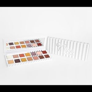 Kylie Jenner eyeshadows palette 🎨Nice